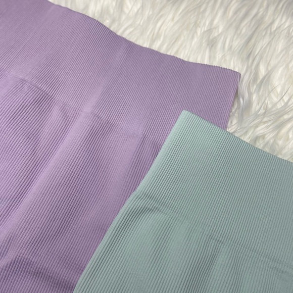 Bee You Biker Shorts - Picture 3 of 4